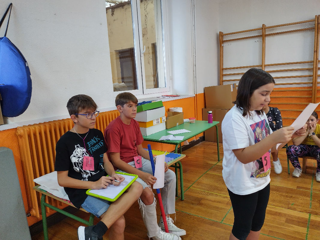 Como hicimos el curso pasado, retomamos la asamblea escolar mensual.